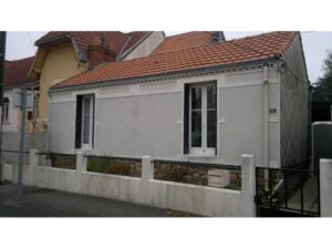 Rénovation de la peinture extérieure d'une maison ancienne de Nantes